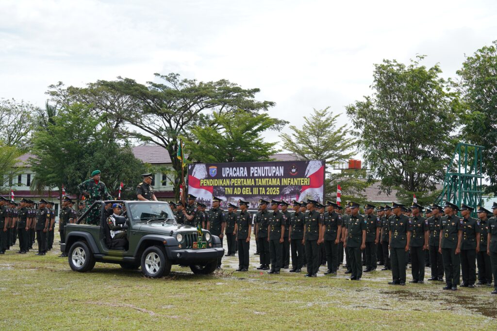 Resmi Berpangkat Prada, 519 Prajurit Muda Infanteri TNI AD Lahir di SingkawangResmi Berpangkat Prada, 519 Prajurit Muda Infanteri TNI AD Lahir di Singkawang