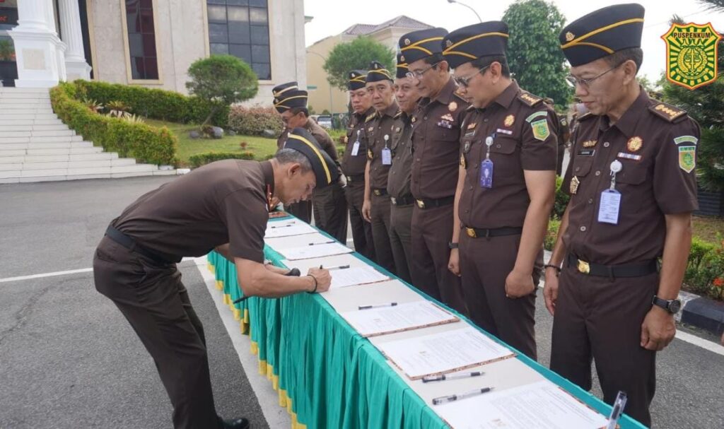 Kejati Kalbar Canangkan Zona Integritas Menuju WBBM, Tegaskan Komitmen Birokrasi Bersih dan Pelayanan Prima