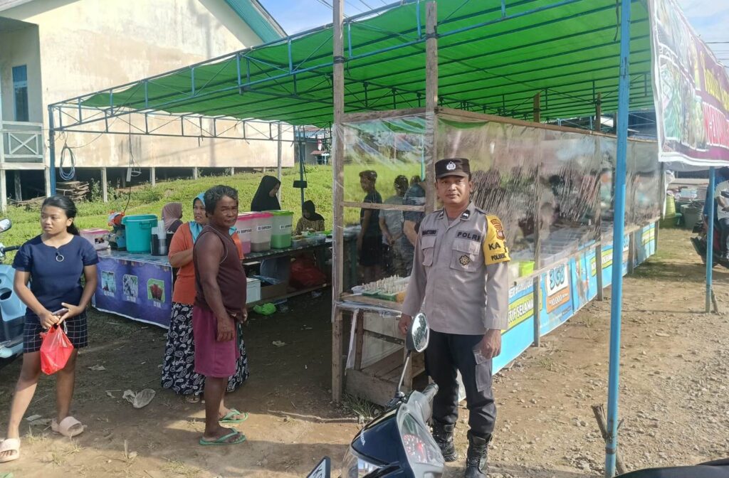 Polsek Mukok Intensifkan Pengamanan Pasar Juadah di Kedukul, Pastikan Aktivitas Jelang Berbuka Berjalan Aman dan Tertib