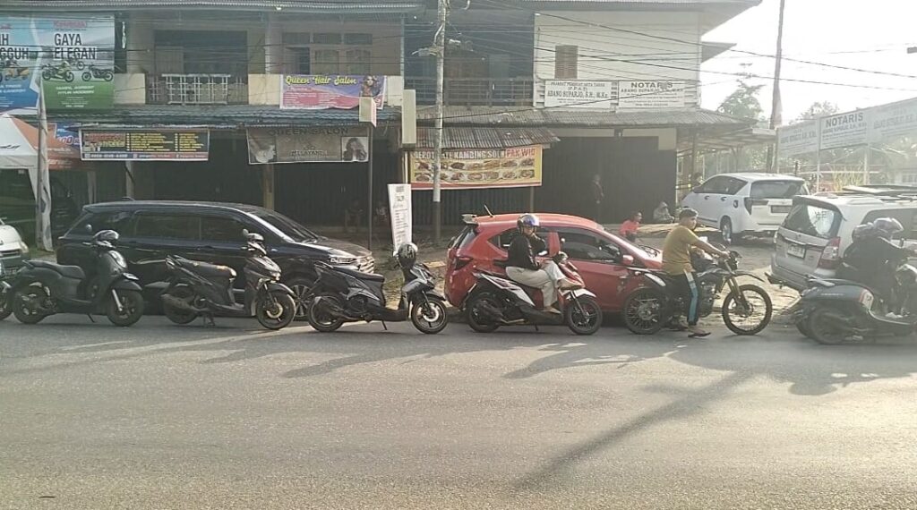 BBM Disebut Langka, Antrean Mengular Tiap Hari di Sanggau Kian Parah Jelang Idul Fitri