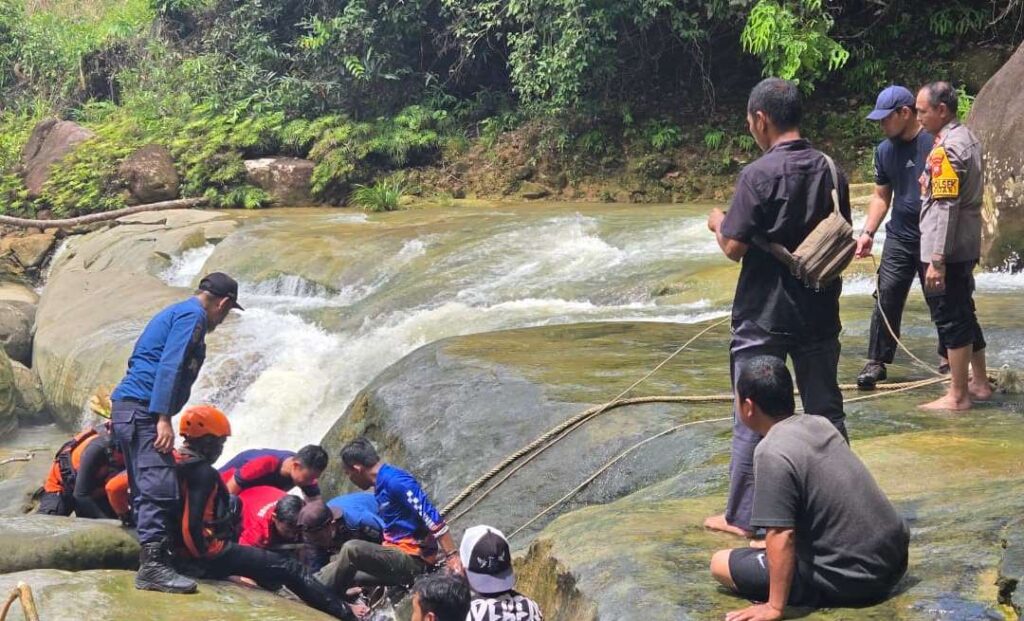 Pencarian Dramatis di Riam Landau Berakhir Duka, Remaja Putri Ditemukan Meninggal