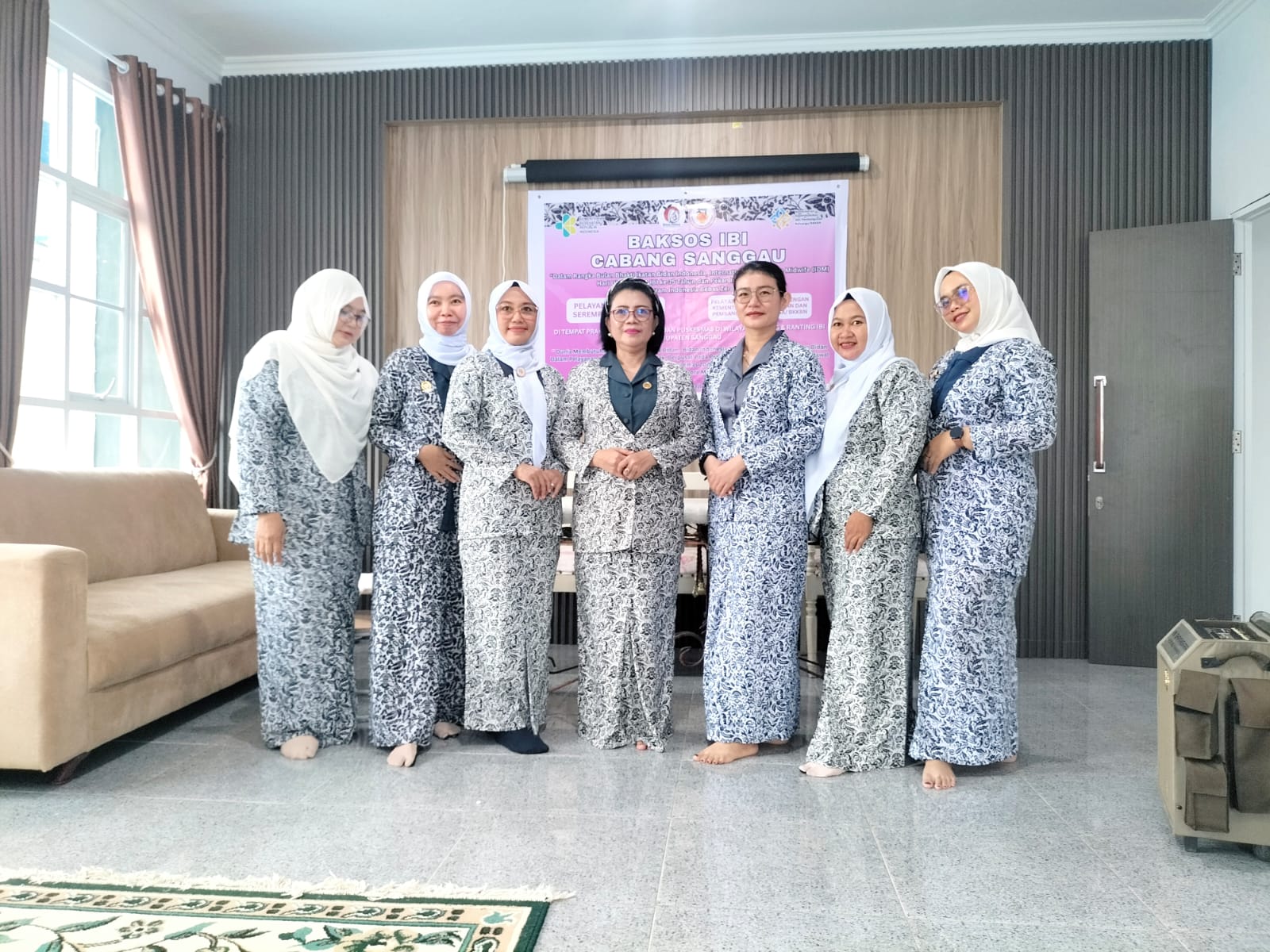 Peringati HUT IBI ke-75, Bidan Sanggau Serentak Gelar Pelayanan Kesehatan Gratis