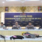 Polres Ketapang Laksanakan Konferensi Pers Penanganan Kasus Teror Di Kecamatan Air Upas