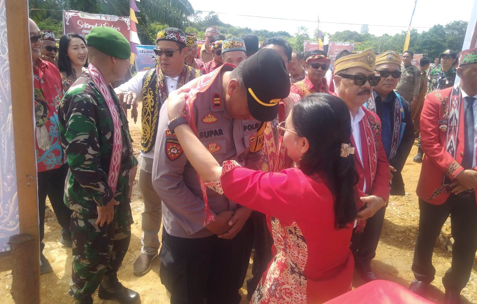 Kapolsek Meliau Hadiri Pembukaan Gawai Adat Dayak, Budaya dan Persaudaraan Jadi Semangat Utama