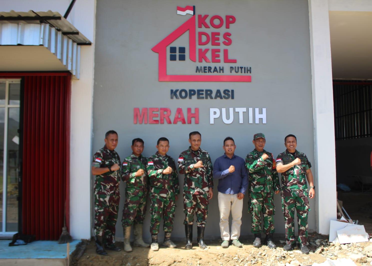 Pastikan Pembangunan Lancar, Dandim 1209/Bengkayang Dampingi Danrem 121/Abw Tinjau Pembangunan KDKMP