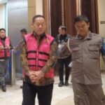 Kejagung Menahan 4 Orang Tersangka Perkara Penyimpangan IUP di Kalimantan Barat 2017-2025.