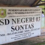 Kondisi Memperhatikan SDN 03 Sontas: Enam Ruang Kelas Rusak 80 Persen, Siswa Harus Menumpang Belajar