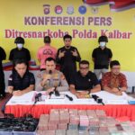 Kembali Ungkap Jaringan Narkoba : Polda Kalbar Sita 4,3 Kg Sabu dan Uang Tunai 3,8 M