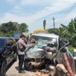 Hindari Kendaraan dari Arah Berlawanan, Mitsubishi Grandmax Tabrak Pembatas Jembatan di Batang Tarang, Tiga Orang Terluka