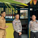 Kasat Lantas Polres Sanggau Berikan Edukasi Keselamatan Berlalu Lintas kepada Siswa Baru SMA Negeri 1 Sanggau