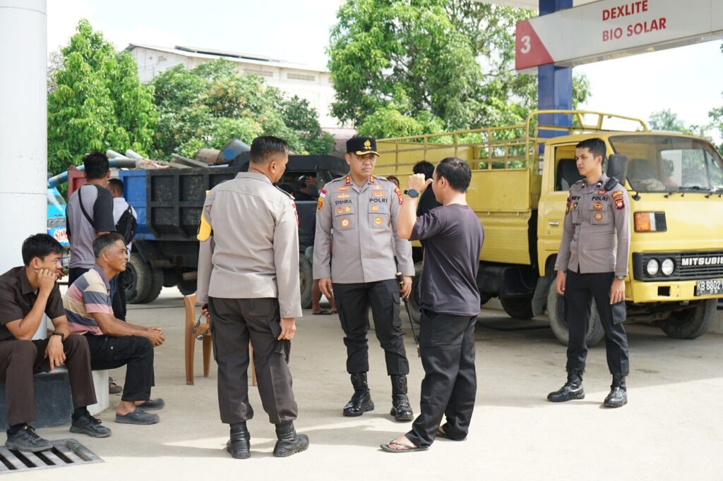 Pastikan Stok BBM Aman Meski Antrean Mengular, Kapolres Bengkayang Langsung Turun Ke SPBU