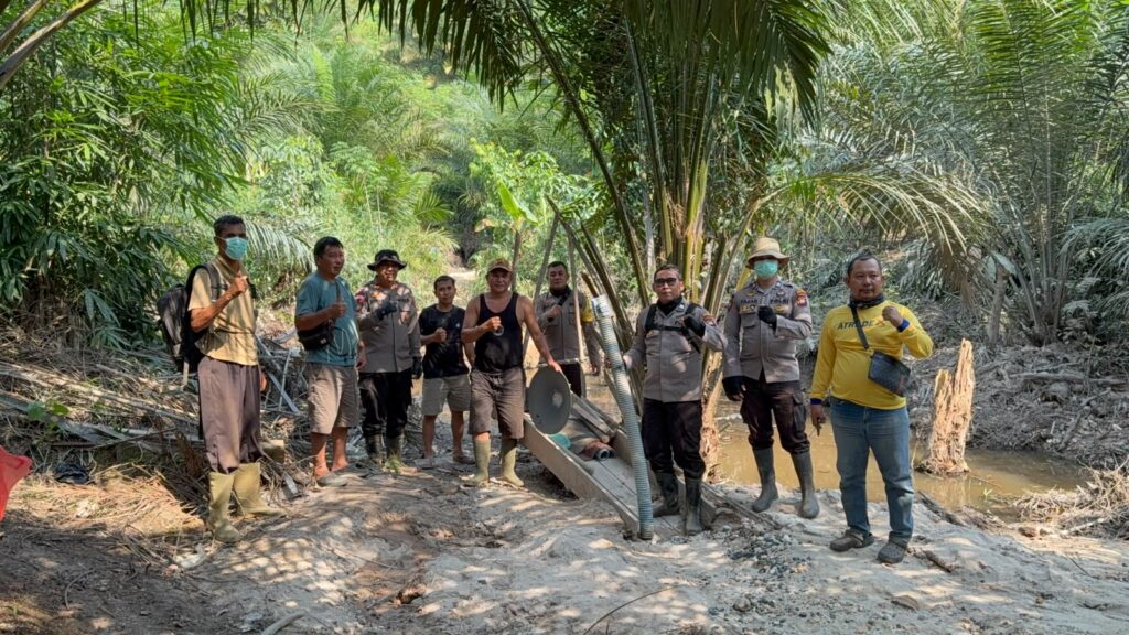 Kapolsek Meliau Laksanakan Tindak Lanjut Penertiban Penambangan Emas Tanpa Izin di Wilayah Sungai Boyan