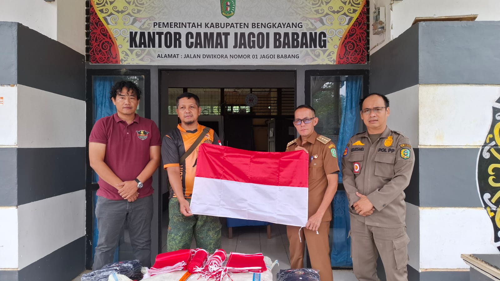 Bendera Merah Putih Berkibar Di Beranda Negeri, Menjaga Kedaulatan Mengawal NKRI