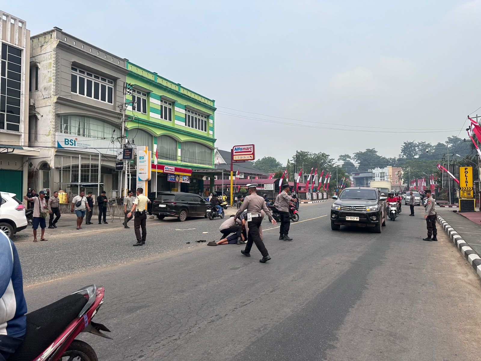 Dua Motor Bertabrakan di Jalan Jenderal Sudirman Sanggau, Petugas Segera ke Lokasi