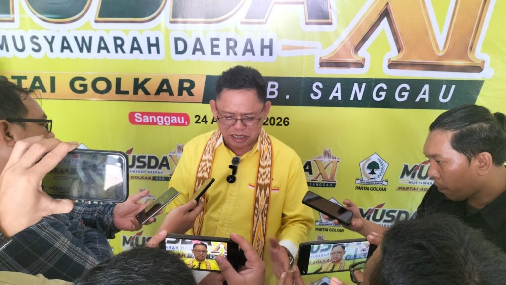 Tiga Periode Memimpin, Fransiskus Ason Serahkan Tongkat Estafet Golkar Sanggau