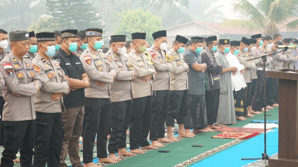 Polres Bengkayang Gelar Sholat Istisqa dan Doa Bersama Lintas Agama