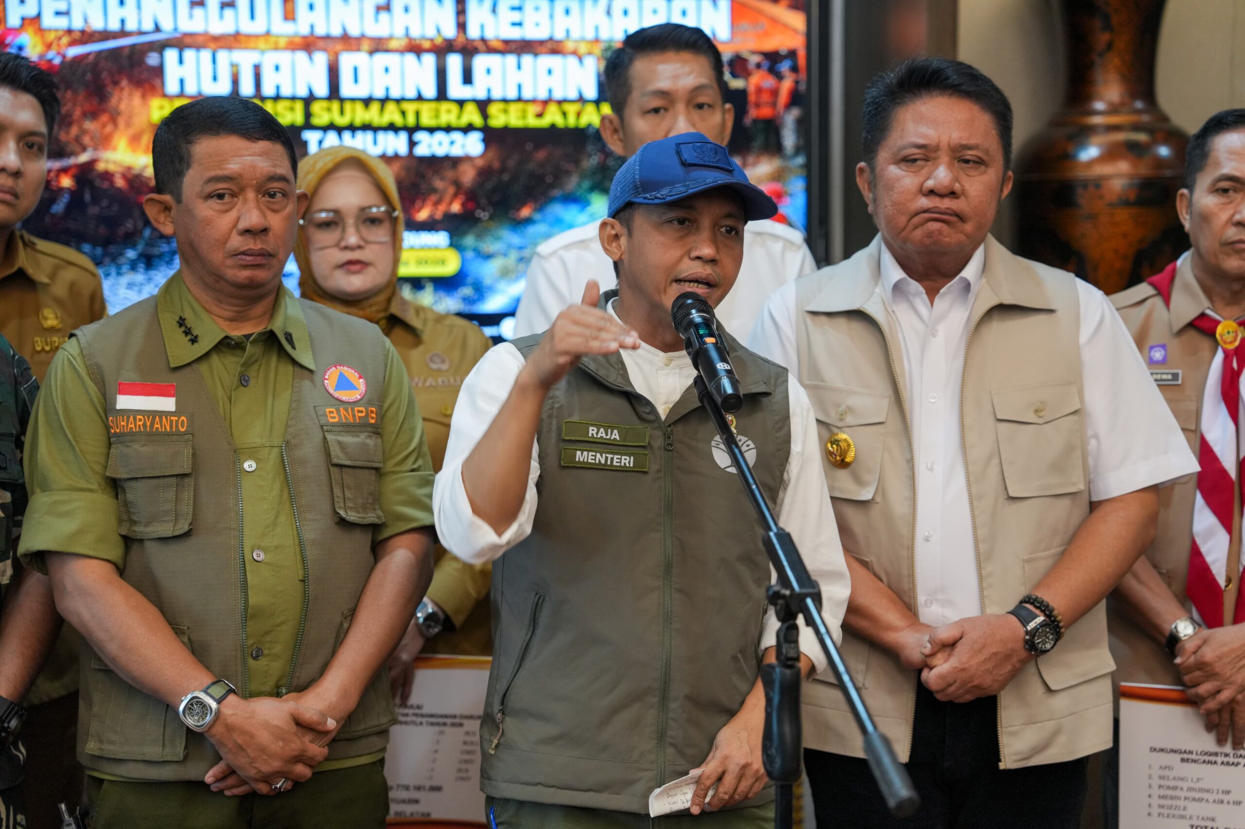 Cegah Titik Baru Karhutla, Menhut Raja Antoni Tutup Sementara 9 Taman Nasional