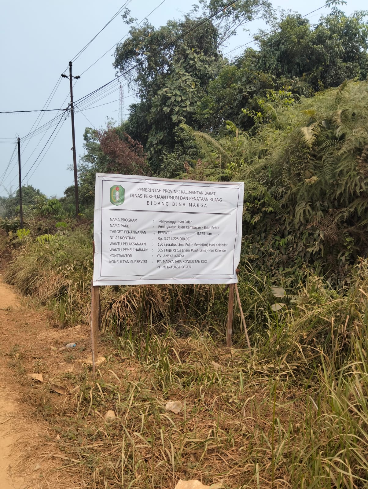 “Proyek Jalan Kembayan-Balai Sebut Bernilai Rp3,72 Miliar, Warga Pertanyakan Rincian Pekerjaan”