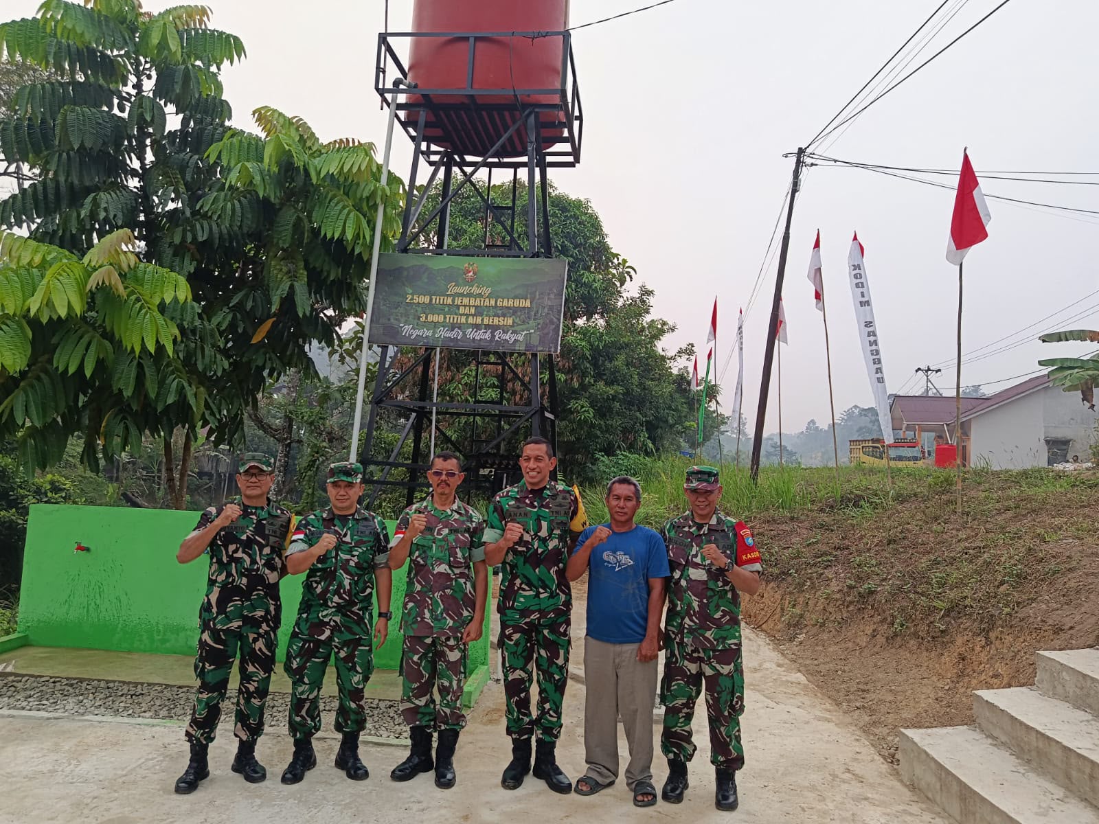 Tim Wasev STERAD Tinjau Sumur Bor Karya Bhakti Skala Besar di Entikong